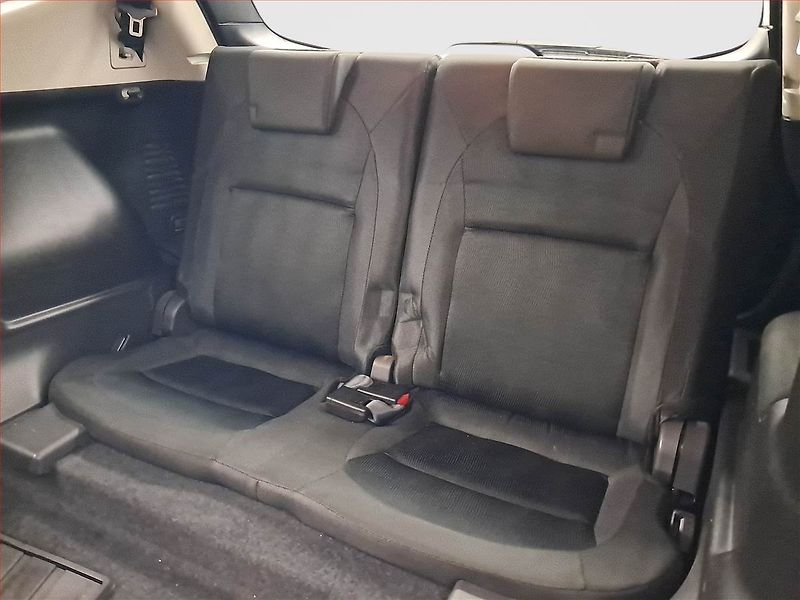 Nissan Qashqai (2011) 2.0 dCi, 4X4, Automat, 7 míst - fotka 19 z 20