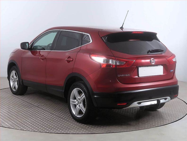 Nissan Qashqai (2014) Tekna 1.5 dCi, Serv.kniha - fotka 4 z 15