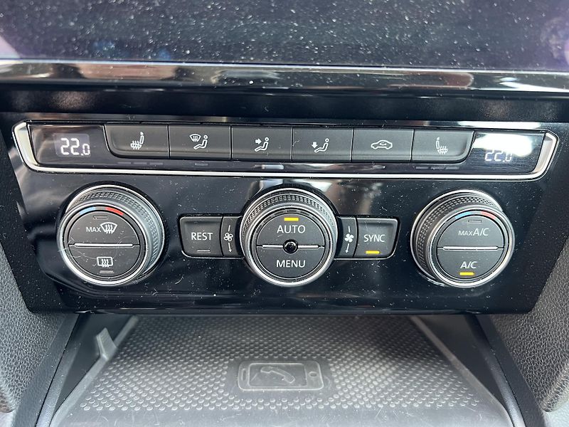 Volkswagen Passat (2020) 2.0TDi*140kW*DSG*ACC - fotka 24 z 32