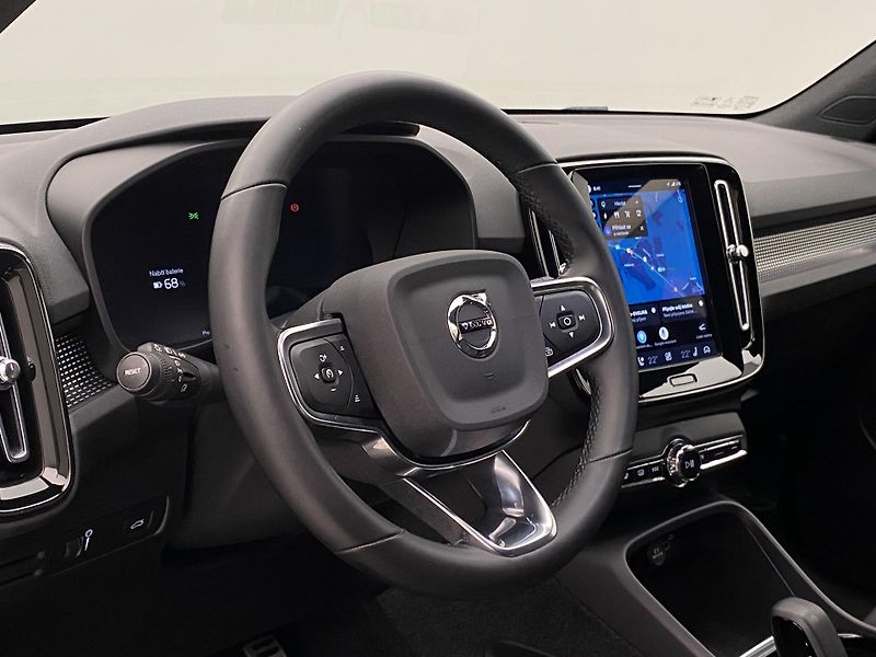 Volvo XC40 PURE ELECTRIC RECHARGE CORE - fotka 18 z 52