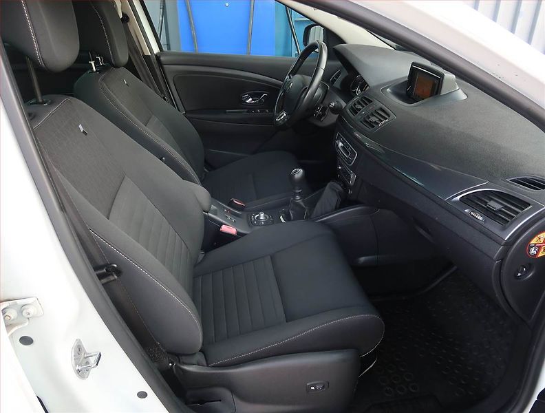 Renault Mégane (2015) 1.5 dCi, Navi, Tempomat - fotka 9 z 20