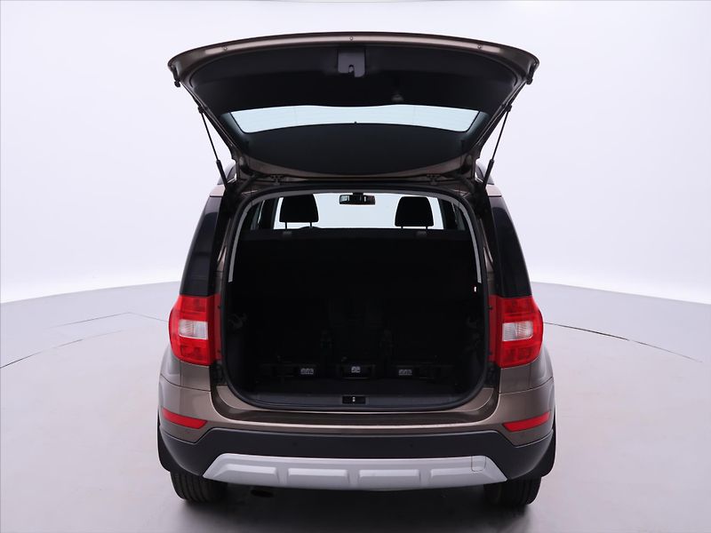 Škoda Yeti 1,2 TSI 77kW DSG Outdoor 1.Maj - fotka 9 z 27