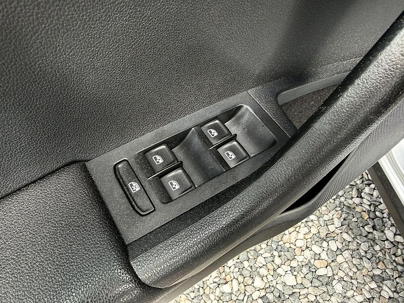 Škoda Octavia Scout 2,0 TDI 4x4 Automat  - fotka 18 z 37