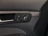 Volkswagen Touran (2011) 1.4 TSI, 7 míst, Navi - náhled 20