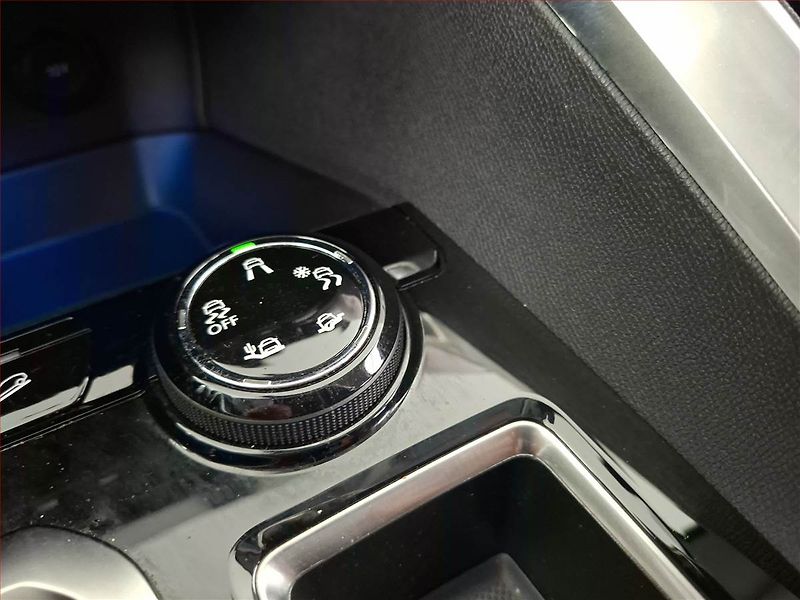 Peugeot 3008 (2019) Allure 1.6 PureTech, Automat - fotka 18 z 22