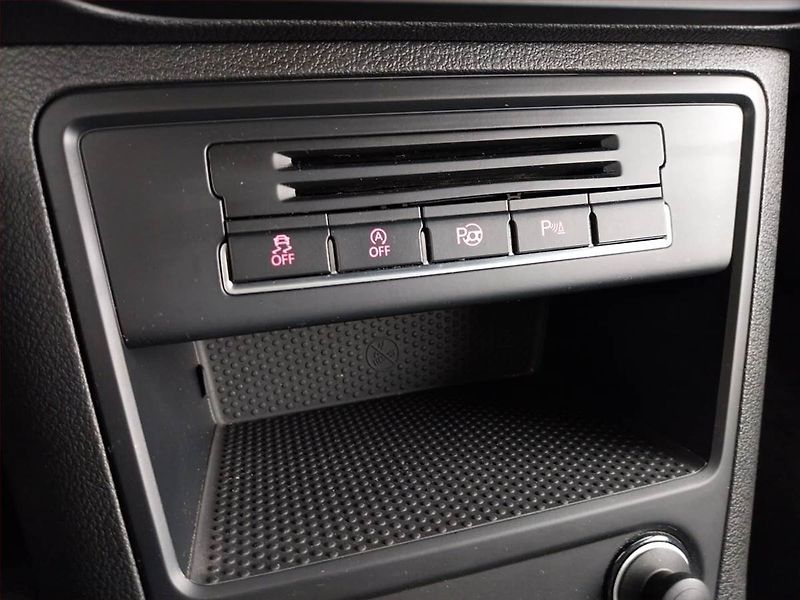 Volkswagen Tiguan (2014) R-Line 2.0 TDI, 4X4, Automat - fotka 17 z 24