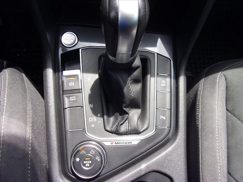 Volkswagen Tiguan 2,0 TSI R-Line 4Motion DSG - fotka 24 z 30