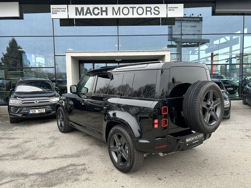 Land Rover Defender 110 D300 X-Dynamic SE - fotka 7 z 18