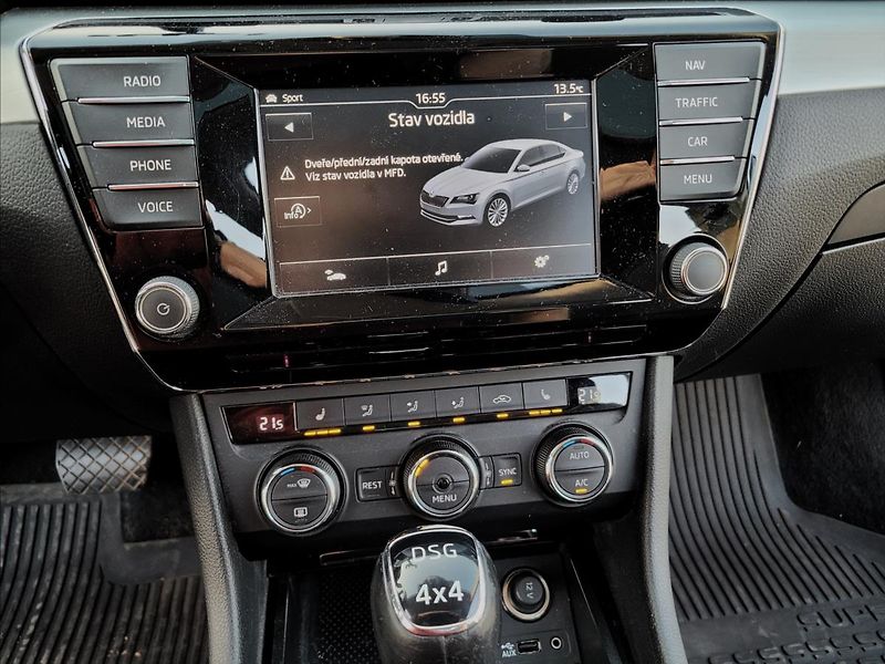 Škoda Superb 2,0 TDI,140kw,DSG,Panorama - fotka 28 z 50