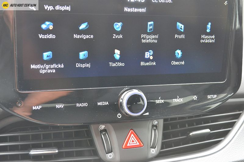 Hyundai i30 WG 1,5I MT SMART FAMILY NAVI - fotka 27 z 47