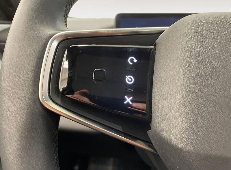 Polestar 4 LR Plus 360kam Panorama Tažné - fotka 21 z 23