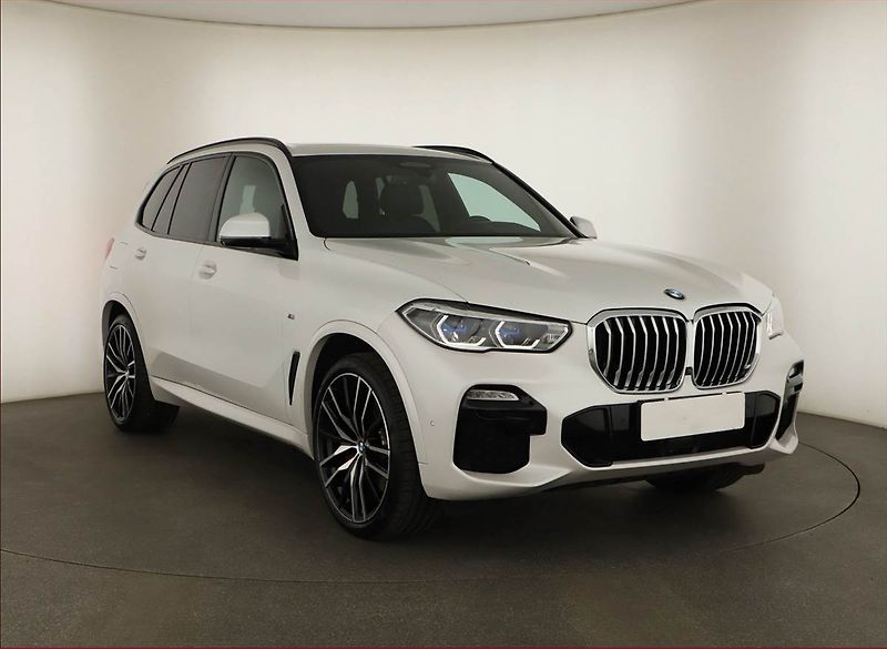 BMW X5 (2021) xDrive30d - fotka 1 z 29