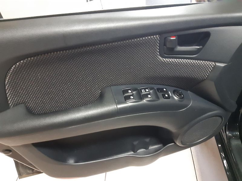 Kia Sportage 2.0 i 4x4 - fotka 13 z 18