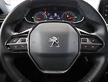 Peugeot 2008 (2021) 1.2 PureTech, ČR,1.maj - náhled 17