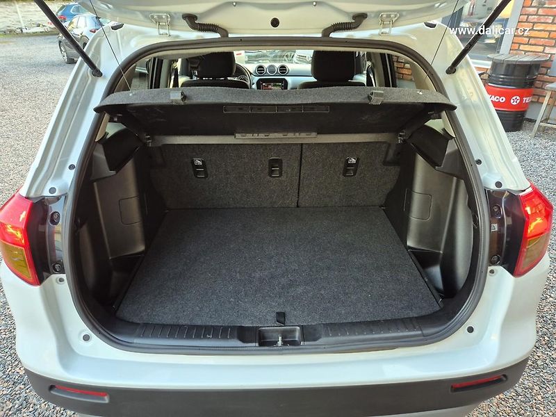 Suzuki Vitara (2016) 1.6VVT 88KW Automat COMFORT - fotka 20 z 52