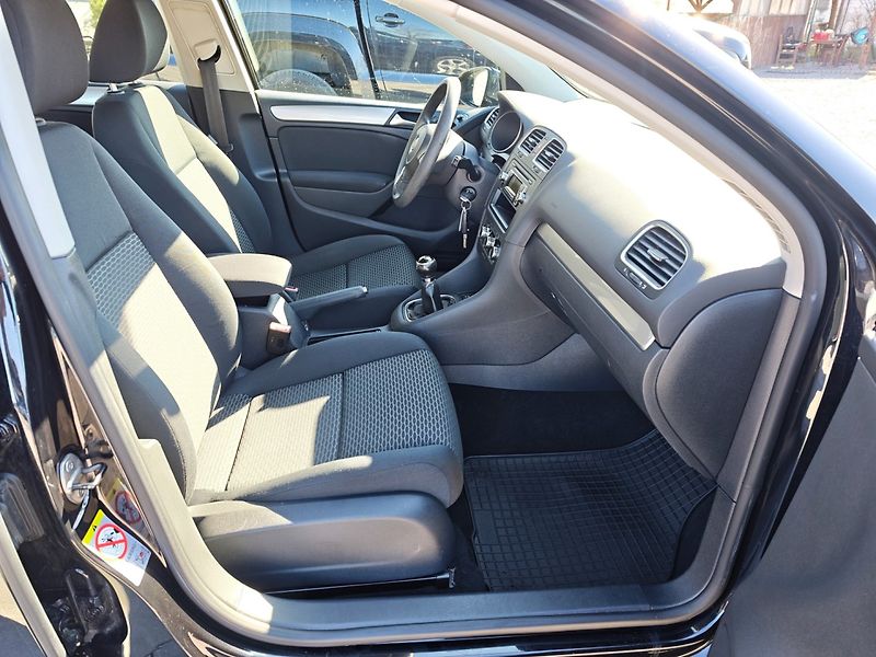 Volkswagen Golf (2009) 1,4i 16v 59 Kw Trend - fotka 16 z 30