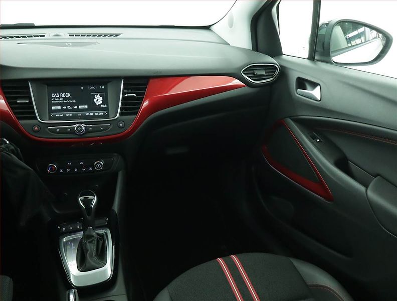 Opel Crossland X (2021) GS Line 1.2 Turbo, Automat - fotka 8 z 15
