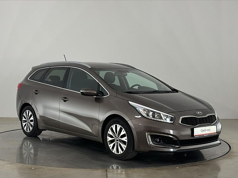 Kia Ceed Exclusive DCT - fotka 14 z 27