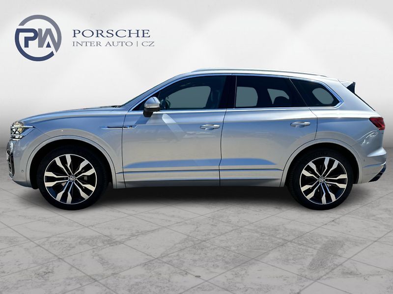 Volkswagen Touareg 3,0TDi 210kW R-line - fotka 3 z 23