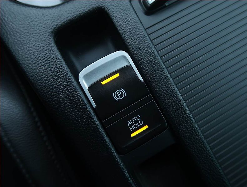 Volkswagen Passat (2018) R-Line 2.0 TDI, Automat - fotka 19 z 25