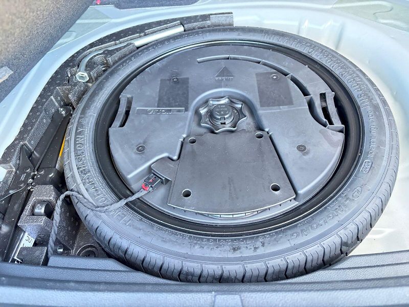 Škoda Karoq (2025) DSG 1.5 TSI / 110kW / SPORTLIN - fotka 13 z 35