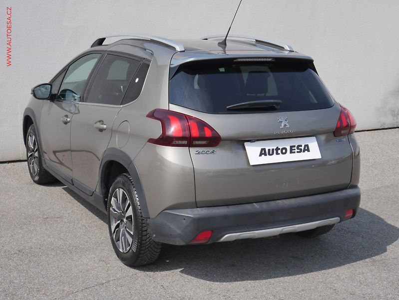 Peugeot 2008 (2016) 1.2PT, 2.maj,ČR, AT - fotka 6 z 15