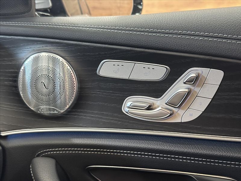 Mercedes-Benz Třídy E 400d AIRMATIC 4MATIC LED - fotka 18 z 27