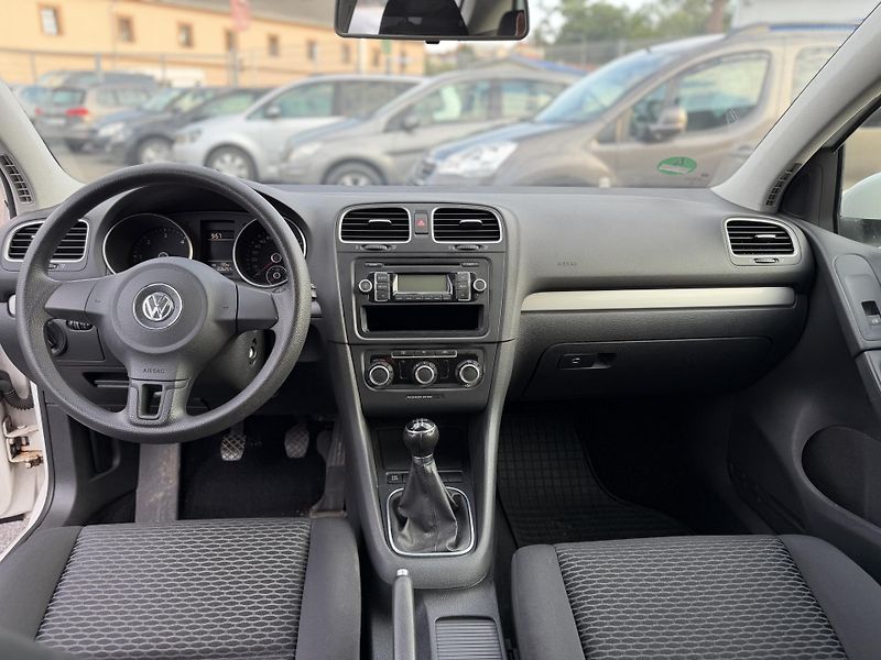 Volkswagen Golf 1.6 tdi, 77kw - fotka 8 z 11