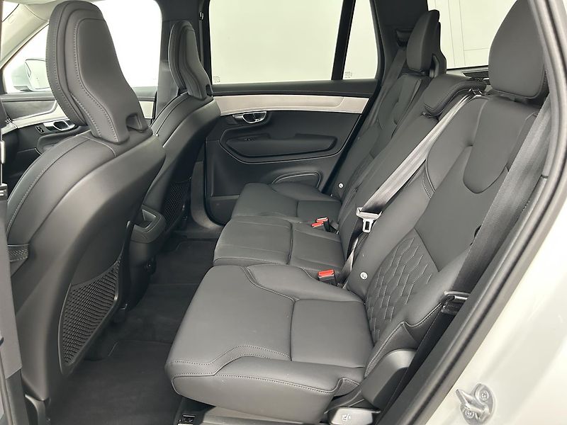 Volvo XC90 2.0 B5 4x4 . - fotka 12 z 26