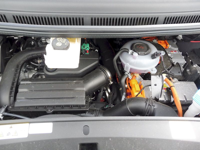 Volkswagen Multivan (2025) Style 1,5 TSI PHEV 180kW DSG 4 - fotka 26 z 31