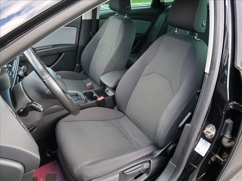 Seat Leon 1,6 TDi,85kW,Navi,tempomat - fotka 10 z 26