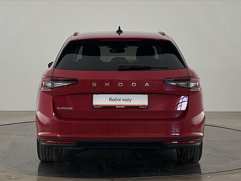 Škoda Superb Selection DSG - fotka 17 z 31
