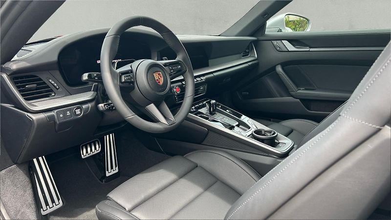 Porsche 911 (2026) Carrera - fotka 15 z 29