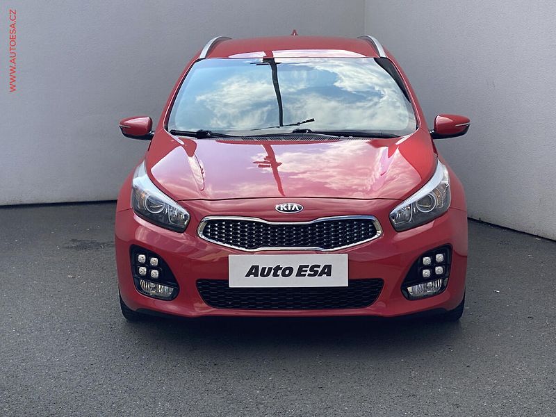 Kia Ceed (2017) 1.6 CRDi, ČR, AT, autoAC - fotka 2 z 18