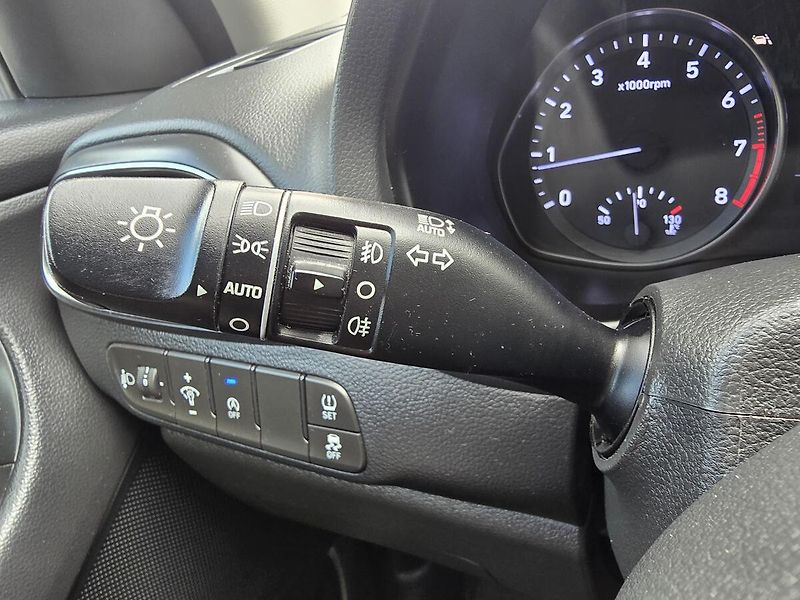 Hyundai i30 1.5i COMFORT LED KAMERA NAVI - fotka 25 z 41