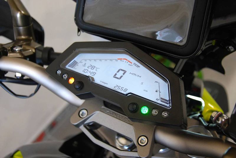 Zontes U 125 (2022) Hyper Trail - původ ČR, po 1. - fotka 11 z 20