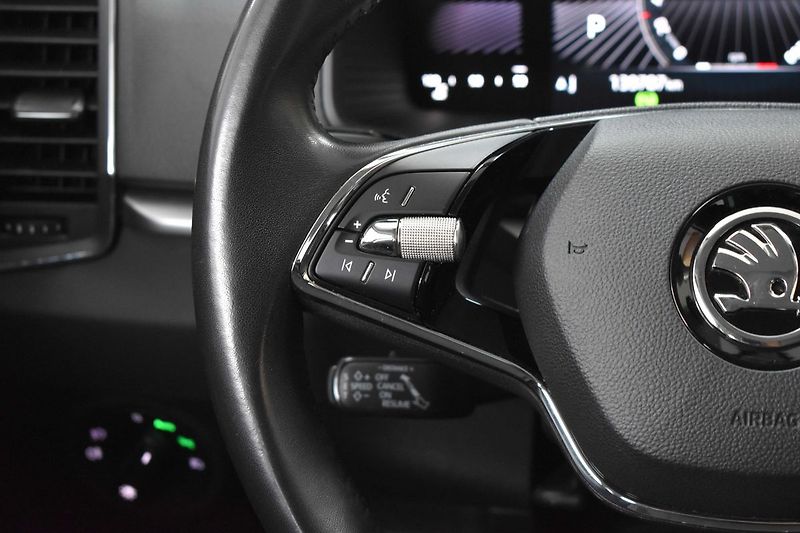 Škoda Karoq 2.0 TDI DSG*ACC*KAMERA*DPH* - fotka 17 z 39