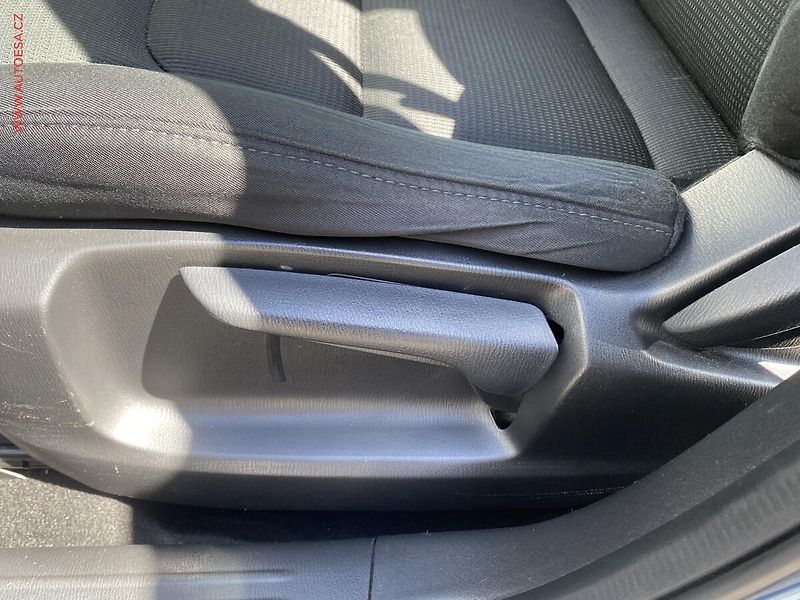 Mazda CX-5 (2017) 2.0i 4x4, 2.maj,ČR, LED, navi - fotka 15 z 21