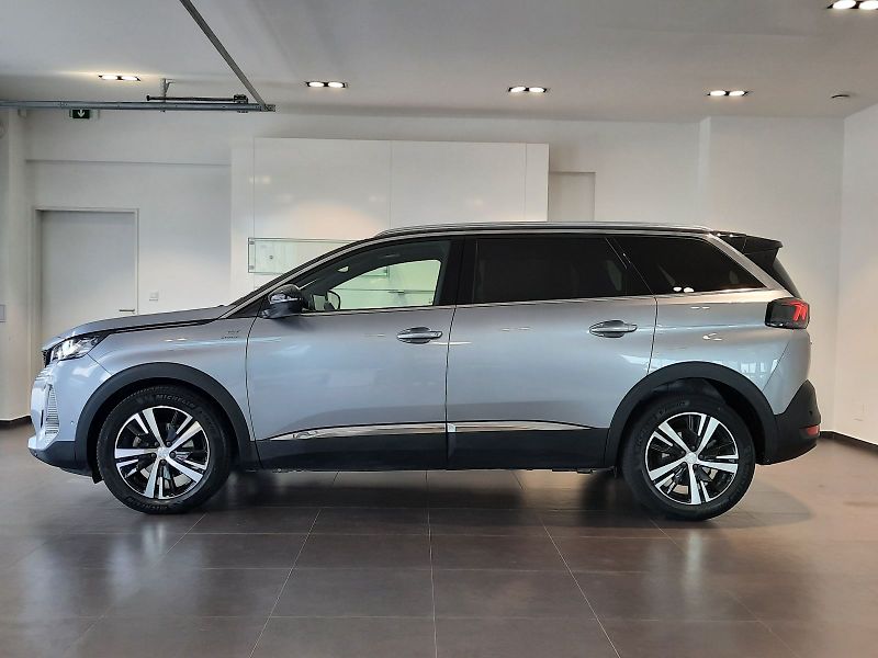 Peugeot 5008 (2023) GT 1.5 BlueHDi 130k EAT8 - fotka 4 z 11