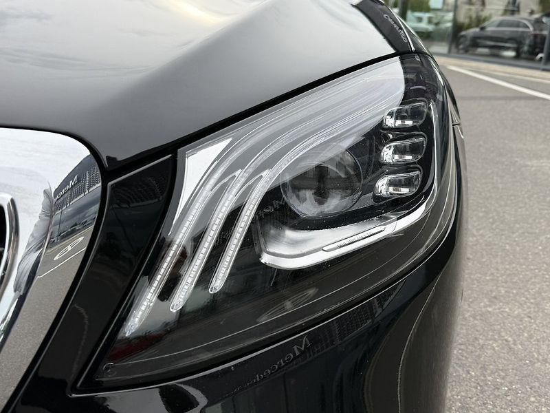 Mercedes-Benz Třídy S (2018) 560 4MATIC LONG - fotka 48 z 55