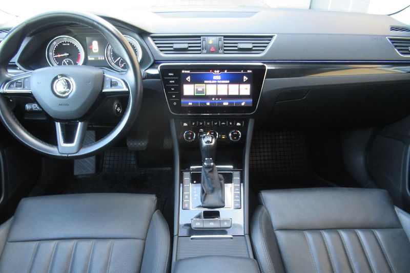 Škoda Superb 2.0 TDI DSG L&K TAŽNÉ - fotka 9 z 41