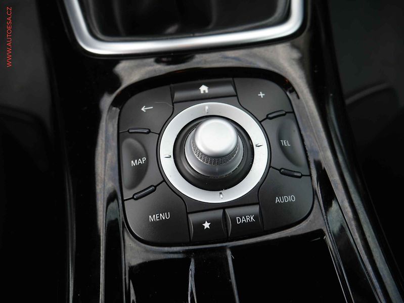 Renault Laguna (2013) 1.5 dCi, ČR, Navi, výhřev - fotka 16 z 22