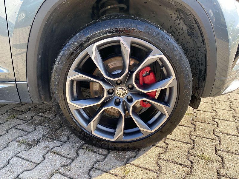 Škoda Kodiaq (2020) 2.0 TDI 4x4 DSG RS - fotka 31 z 35