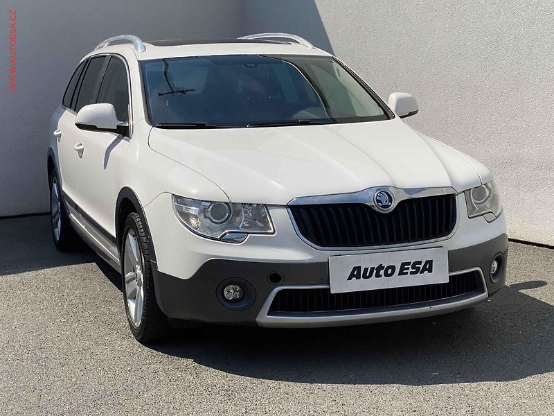 Škoda Superb (2012) 2.0TDi, DSG, bixen - fotografie inzerátu