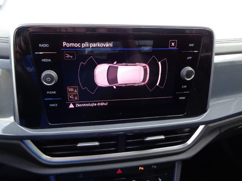 Volkswagen T-Roc 1.5 TSI Style 110 kW M6F - fotka 17 z 30