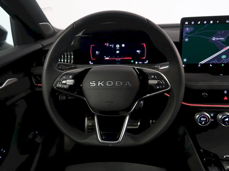 Škoda Superb (2025) SPORTLINE 2.0TDI 142KW 4x4 DSG - fotka 18 z 49