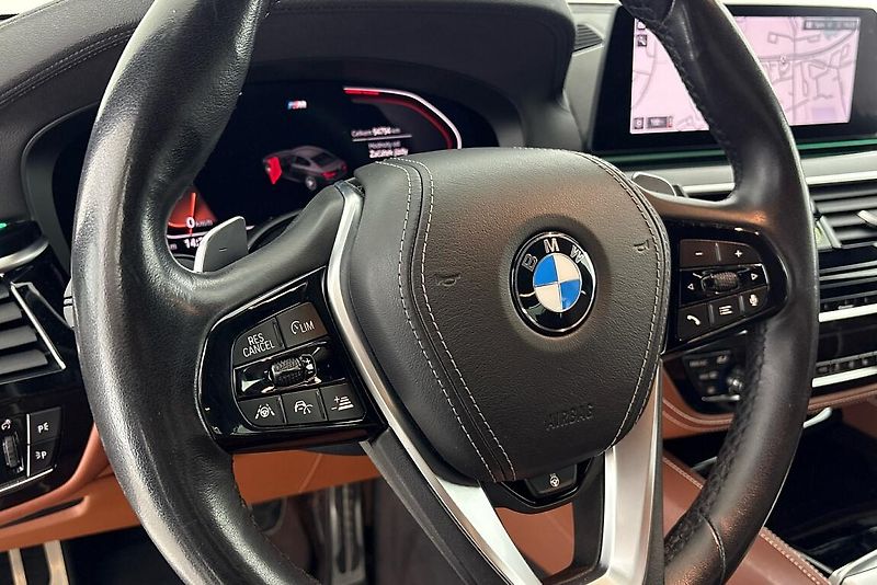 BMW Řada 5 540d xDrive - fotka 24 z 27