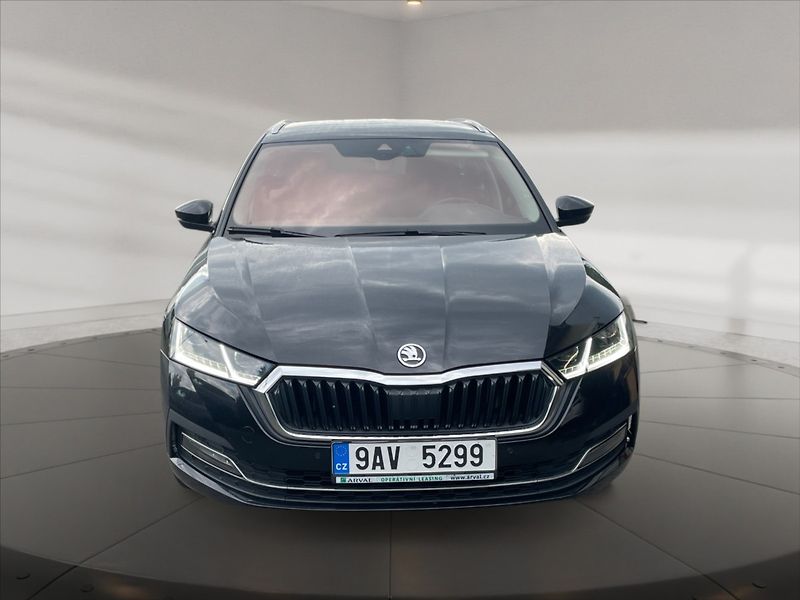 Škoda Octavia 2,0 TDI Style - fotka 2 z 11