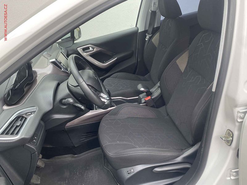 Peugeot 2008 (2014) 1.6 VTi, 2.maj,ČR, Active - fotka 9 z 19