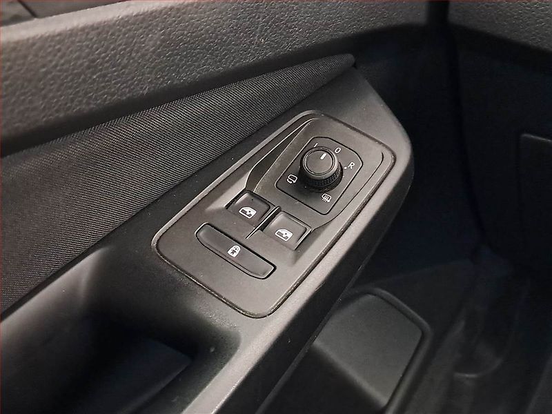 Volkswagen Caddy (2022) Life 2.0 TDI, 5Míst, ČR, 1Maj - fotka 17 z 17